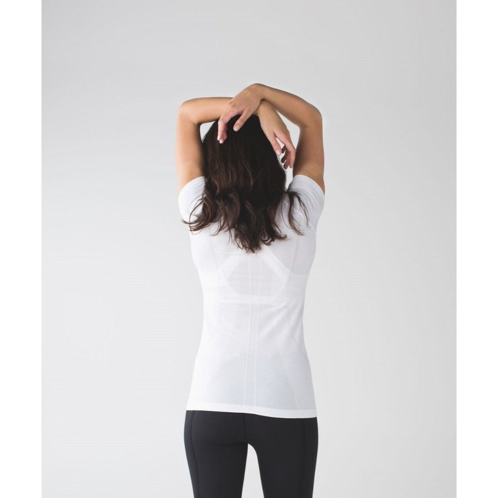 Lululemon 2 Run: Swiftly Tech Short Sleeve Heathe… - image 4